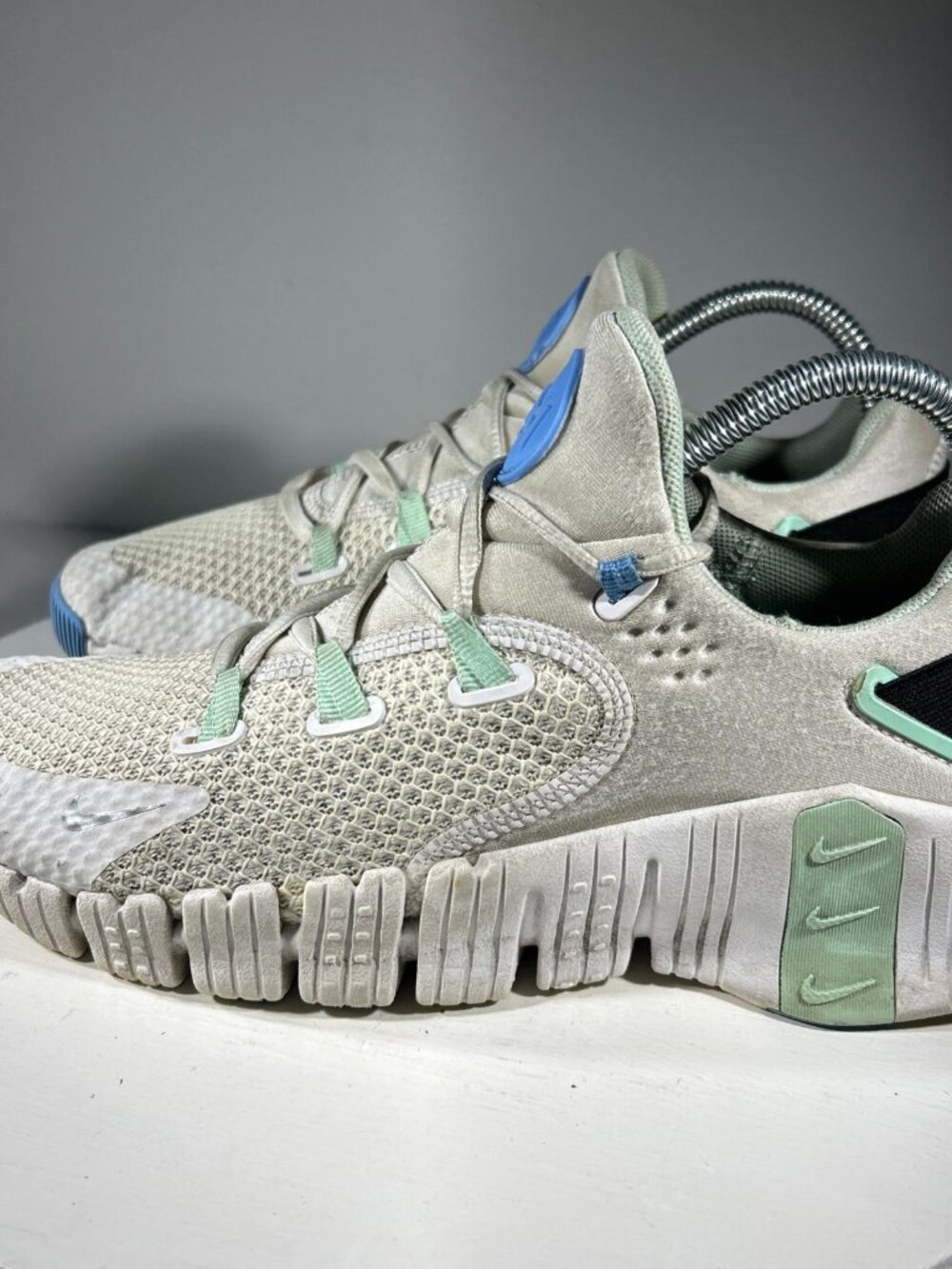 Nike Free Metcon 5 Training Shoes Womens Size 8 White Cross Fit HIIT Gym Sneaker